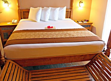 Plaza Alii Suite Bed