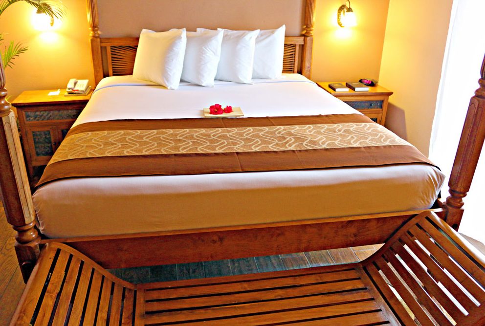 Plaza Alii Suite Bed