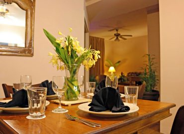 Plaza Alii Suite Dining